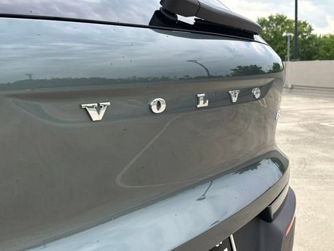 Certified 2026 Volvo XC40 B5 Plus AWD/4WD image 37