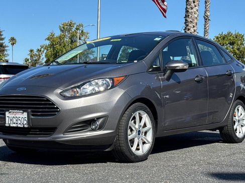 Used 2014 Ford Fiesta SE w/ Equipment Group 201B FWD image 8