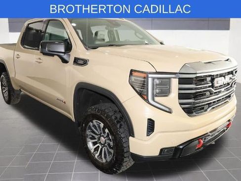 Used 2023 GMC Sierra 1500 AT4 w/ AT4 Premium Package AWD/4WD image 11