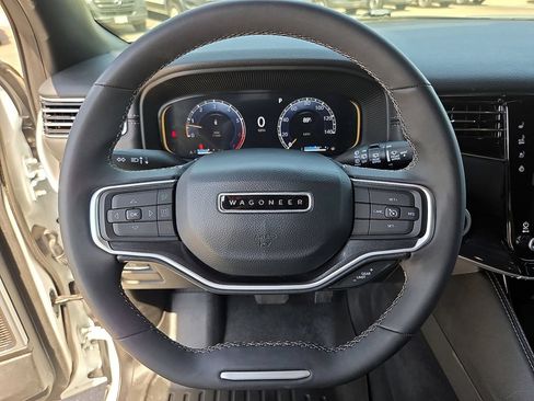 Used 2023 Jeep Wagoneer 4WD w/ Premium Group I image 21