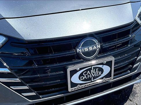 Used 2025 Nissan Versa SV FWD image 29