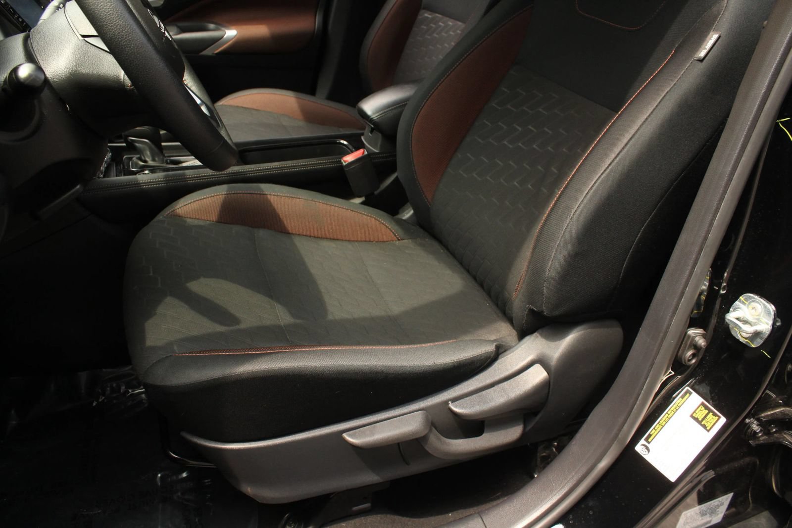 Used 2024 Nissan Kicks SR FWD image 17