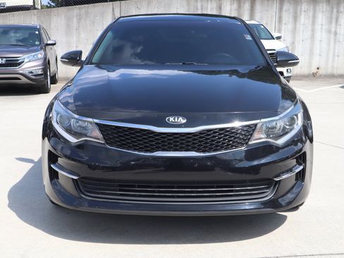 Used 2016 Kia Optima LX w/ LX Convenience Package image 10