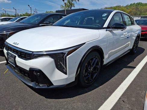 New 2025 Kia K4 GT-Line Turbo FWD image 3