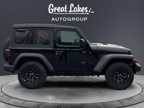 Used 2025 Jeep Wrangler Sport image 6