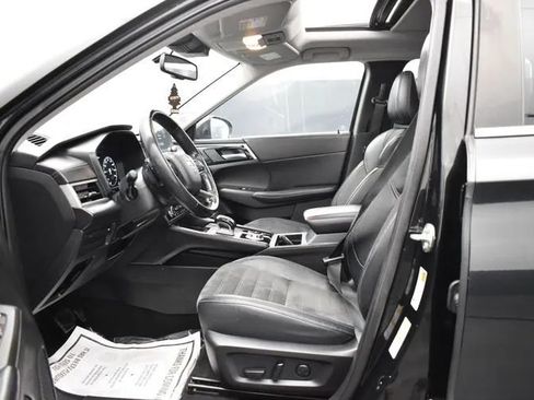 Used 2023 Mitsubishi Outlander SE FWD image 14