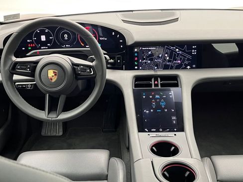 Used 2022 Porsche Taycan image 26