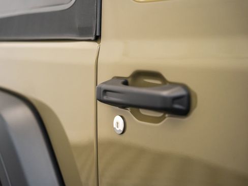 Used 2026 Jeep Wrangler Sport AWD/4WD image 18