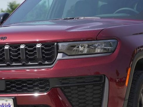 New 2026 Jeep Grand Cherokee L 2WD image 4
