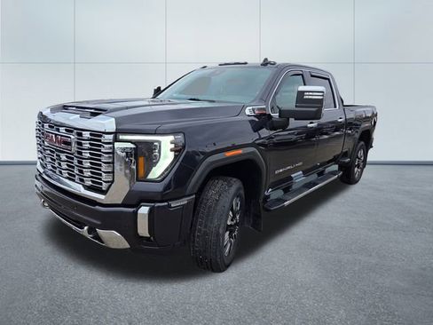 Used 2024 GMC Sierra 3500 Denali w/ Technology Package image 3