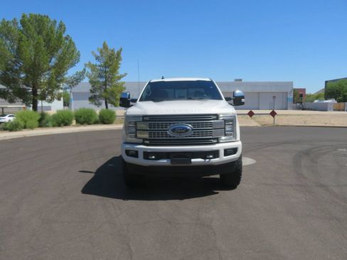 Used 2019 Ford F250 Platinum w/ Platinum Ultimate Package AWD/4WD image 11