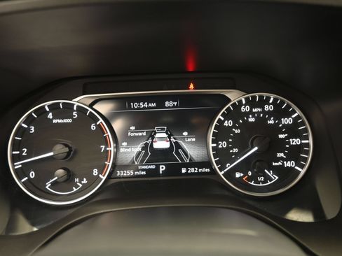 Used 2025 Nissan Rogue SV FWD image 18