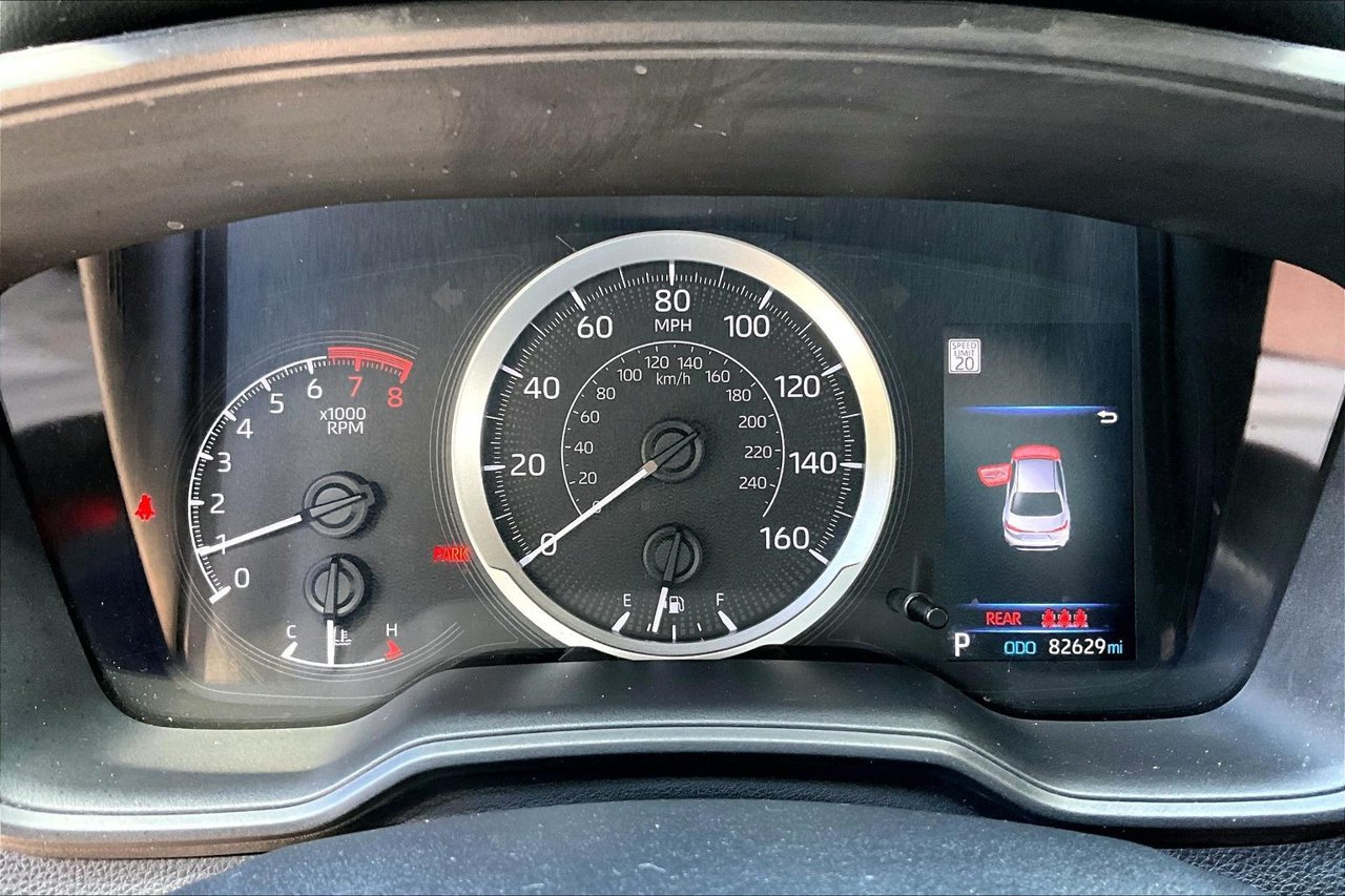 Used 2020 Toyota Corolla LE FWD image 12