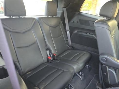 Used 2025 Cadillac XT6 Premium Luxury AWD/4WD image 8