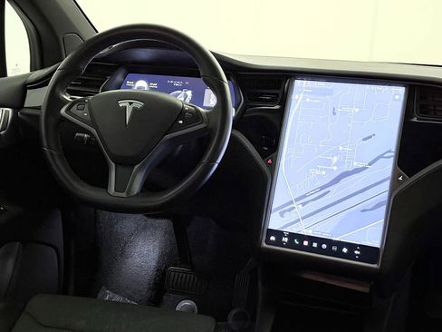 Used 2018 Tesla Model X 75D image 35