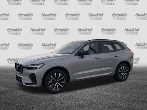 Used 2025 Volvo XC60 B5 Plus image 5