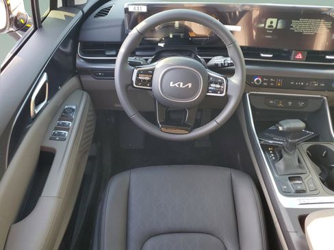 New 2026 Kia Carnival FWD image 9