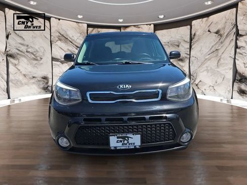 Used 2016 Kia Soul + FWD image 2
