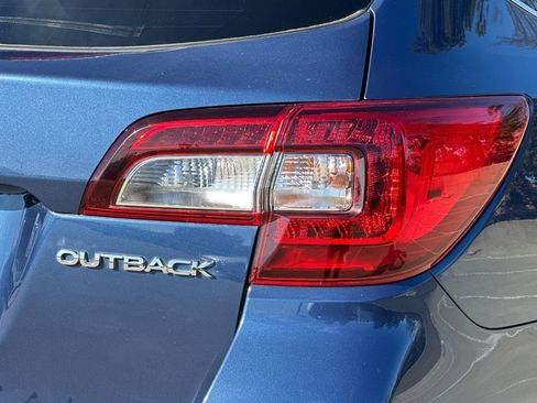 Used 2019 Subaru Outback 2.5i Limited image 12