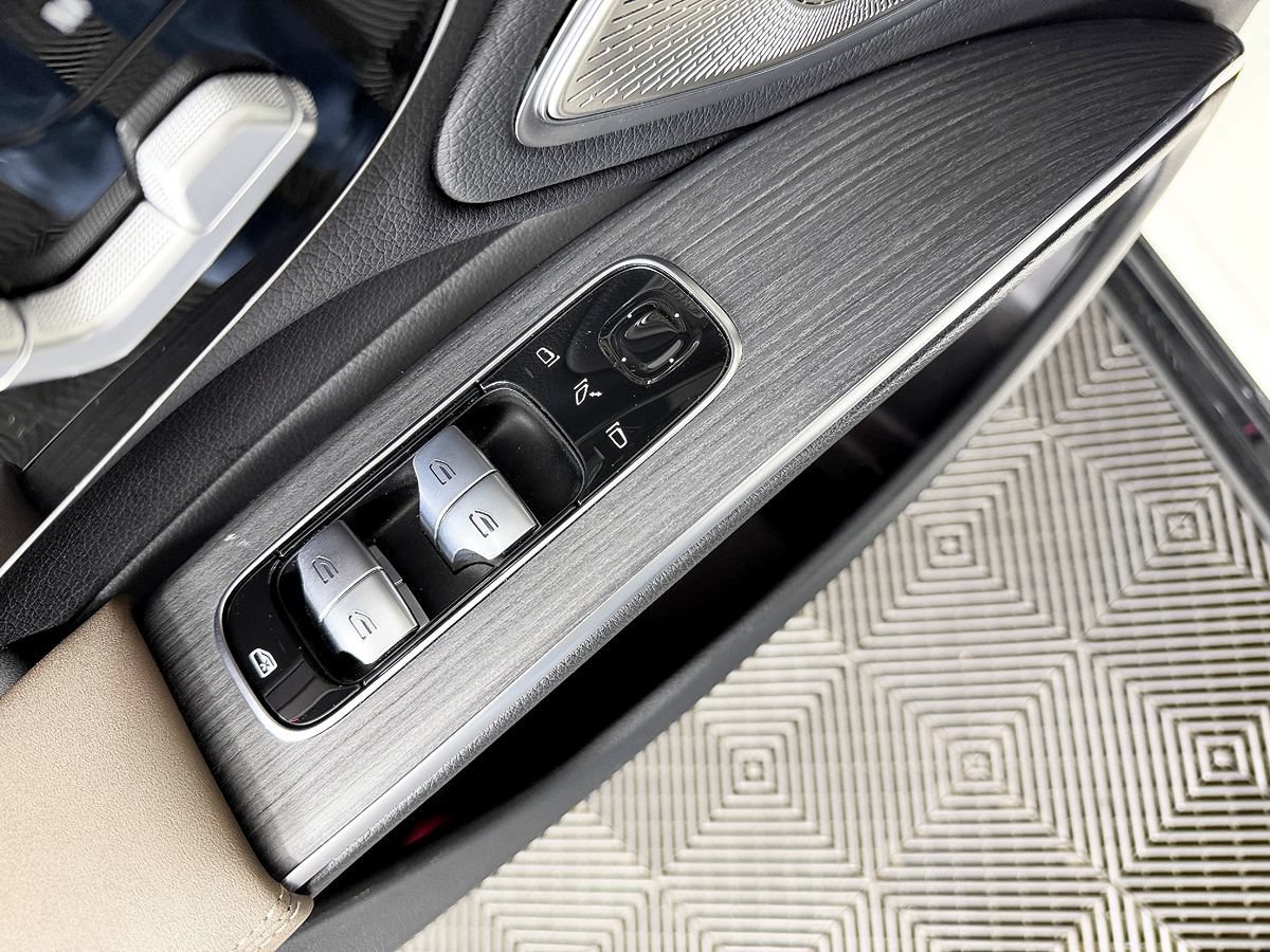 Used 2022 Mercedes-Benz EQS 580 4MATIC Sedan image 26