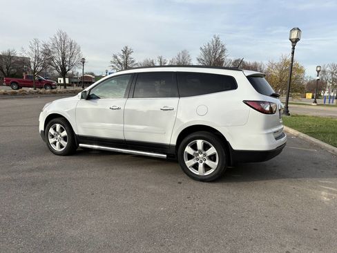 Used 2017 Chevrolet Traverse LT w/ Style and Technology Package FWD image 13