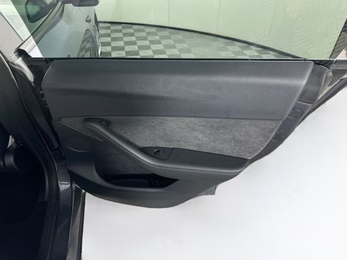 Used 2023 Tesla Model Y Long Range image 30