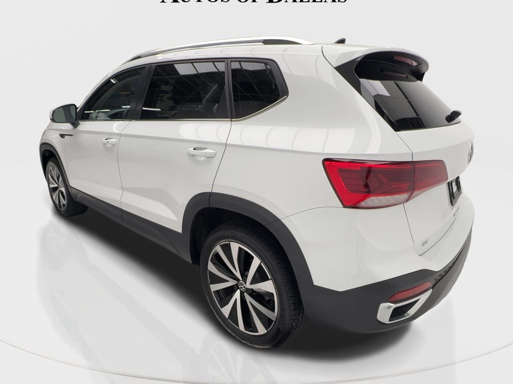 Used 2024 Volkswagen Taos SE FWD image 10