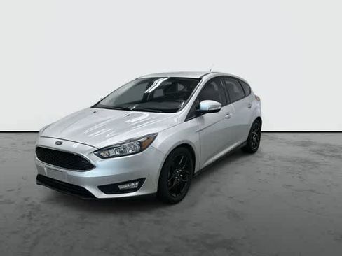 Used 2016 Ford Focus SE w/ Equipment Group 201A FWD image 7