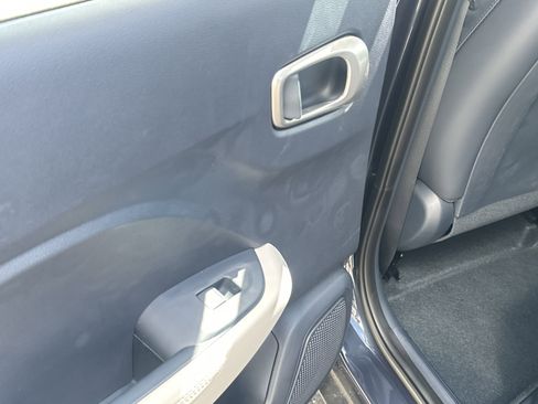 New 2025 Hyundai Venue Limited image 12