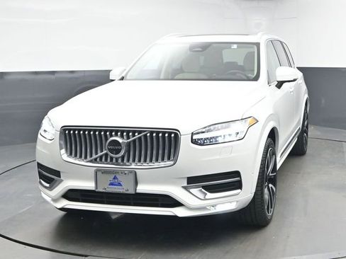 Used 2024 Volvo XC90 B6 Plus AWD/4WD image 3