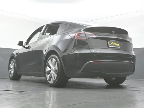 Used 2024 Tesla Model Y Long Range AWD/4WD image 47