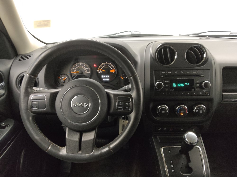Used 2016 Jeep Patriot Latitude FWD image 22