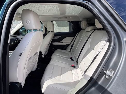 Used 2017 Jaguar F-PACE Prestige image 9