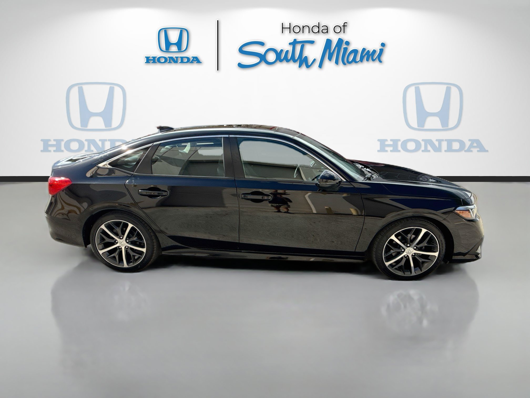 Used 2023 Honda Civic Touring image 8