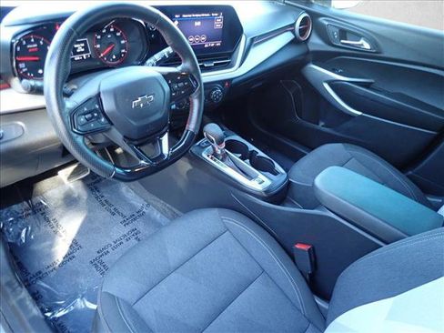 Used 2024 Chevrolet Trax RS w/ Sunroof Package FWD image 10