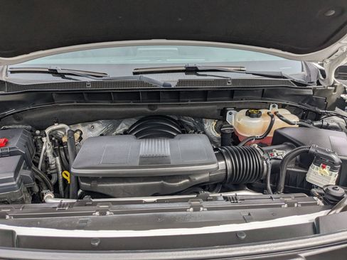 Used 2024 Chevrolet Suburban Z71 w/ Luxury Package image 34