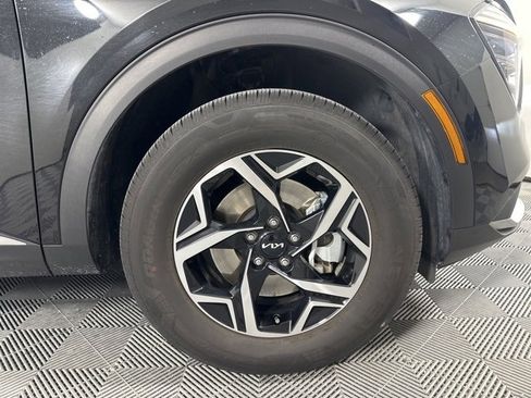 Used 2024 Kia Sportage LX image 9