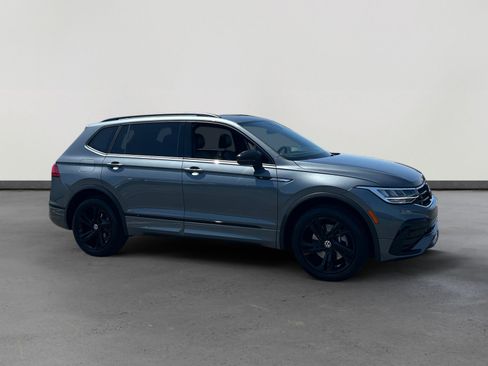 Used 2023 Volkswagen Tiguan SE R-Line image 7