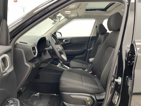 Used 2022 Hyundai Venue SEL image 11
