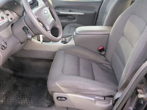 Used 2001 Ford Explorer Sport Trac 4x4 image 16