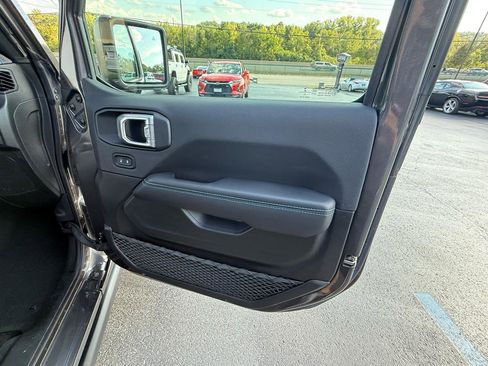 Used 2022 Jeep Wrangler Unlimited Rubicon 4xe w/ Dual Top Group AWD/4WD image 44