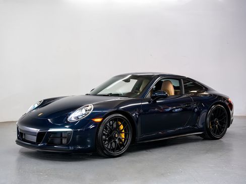 Used 2018 Porsche 911 Carrera GTS RWD image 6