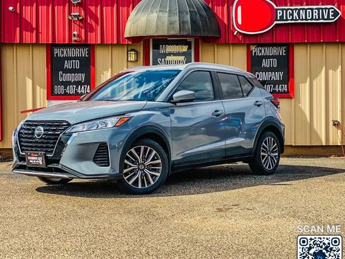 Used 2021 Nissan Kicks SV FWD image 2