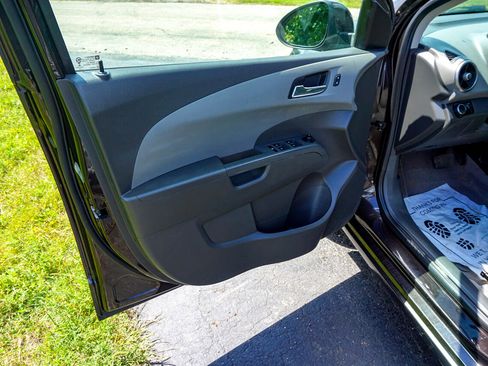 Used 2014 Chevrolet Sonic LT image 22