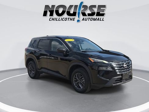 Used 2024 Nissan Rogue S FWD image 2