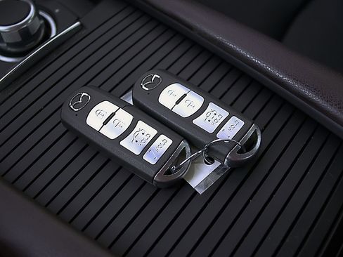 Used 2017 MAZDA MAZDA3 Grand Touring image 28