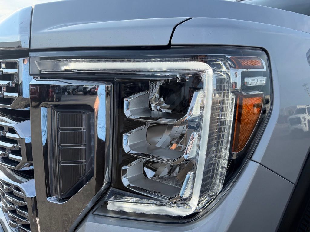 Used 2023 GMC Sierra 3500 Denali w/ Denali Ultimate Package AWD/4WD image 9