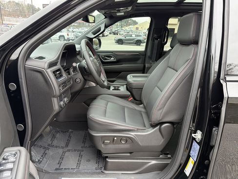 Used 2024 Chevrolet Suburban RST w/ Luxury Package image 10