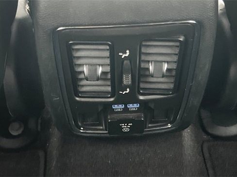 Used 2022 Jeep Grand Cherokee Limited image 15