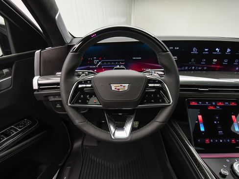 Used 2025 Cadillac Escalade V w/ LPO, ONYX Package image 18